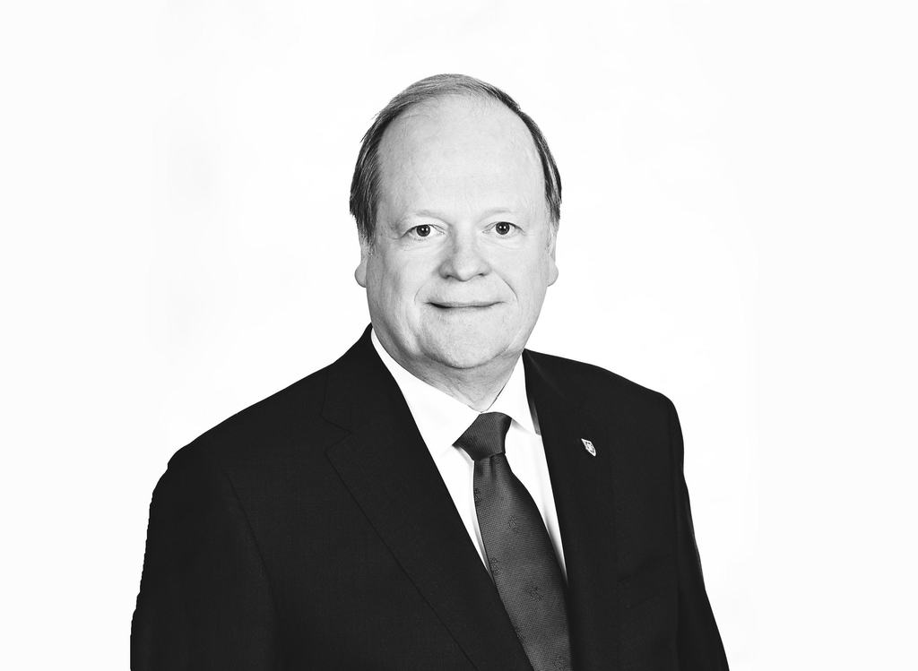 The Honourable Thomas Albert Cromwell (CNW Group/Borden Ladner Gervais LLP)
